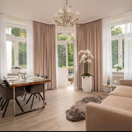Vip Apart Center Баден-Баден Екстериор снимка