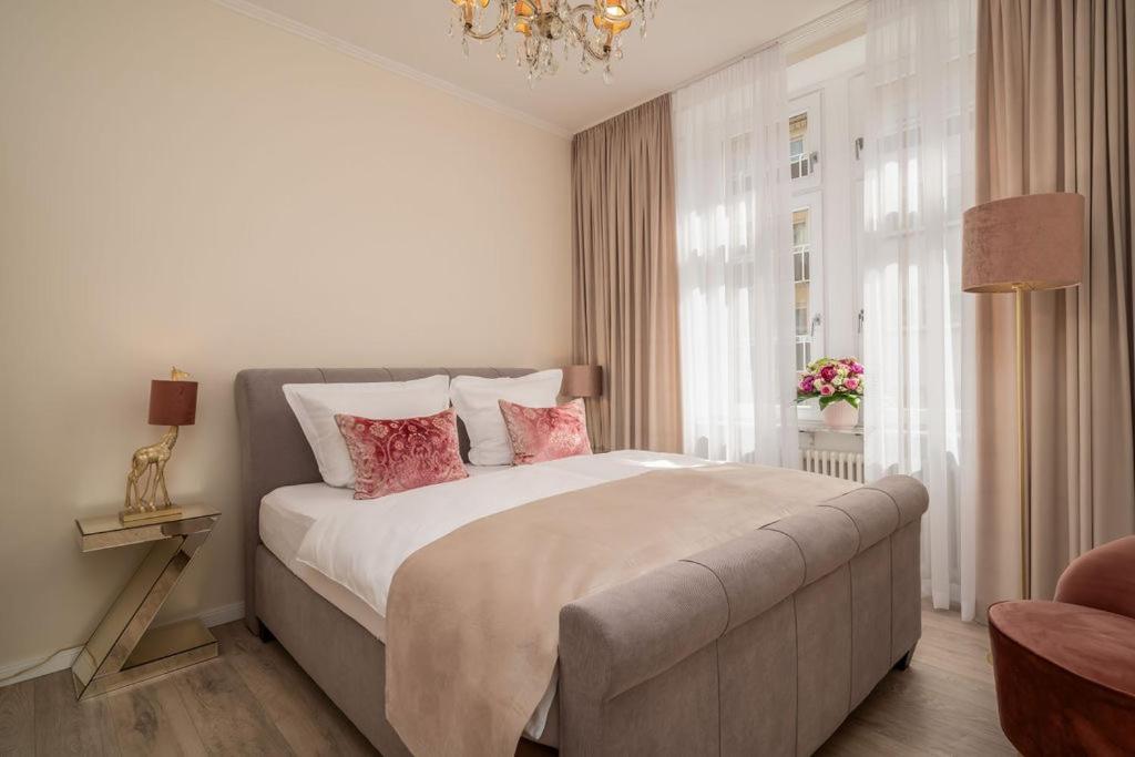 Vip Apart Center Баден-Баден Екстериор снимка